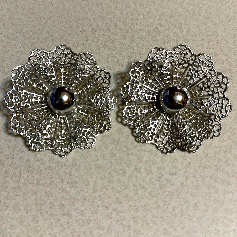 Large SAC lacey silver tone clip on earrings (458)